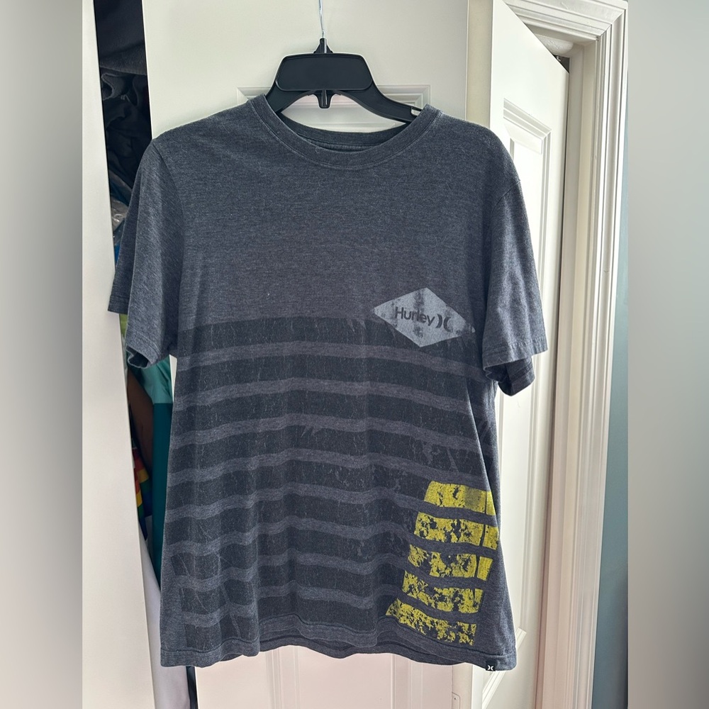 Men’s Hurley tee L